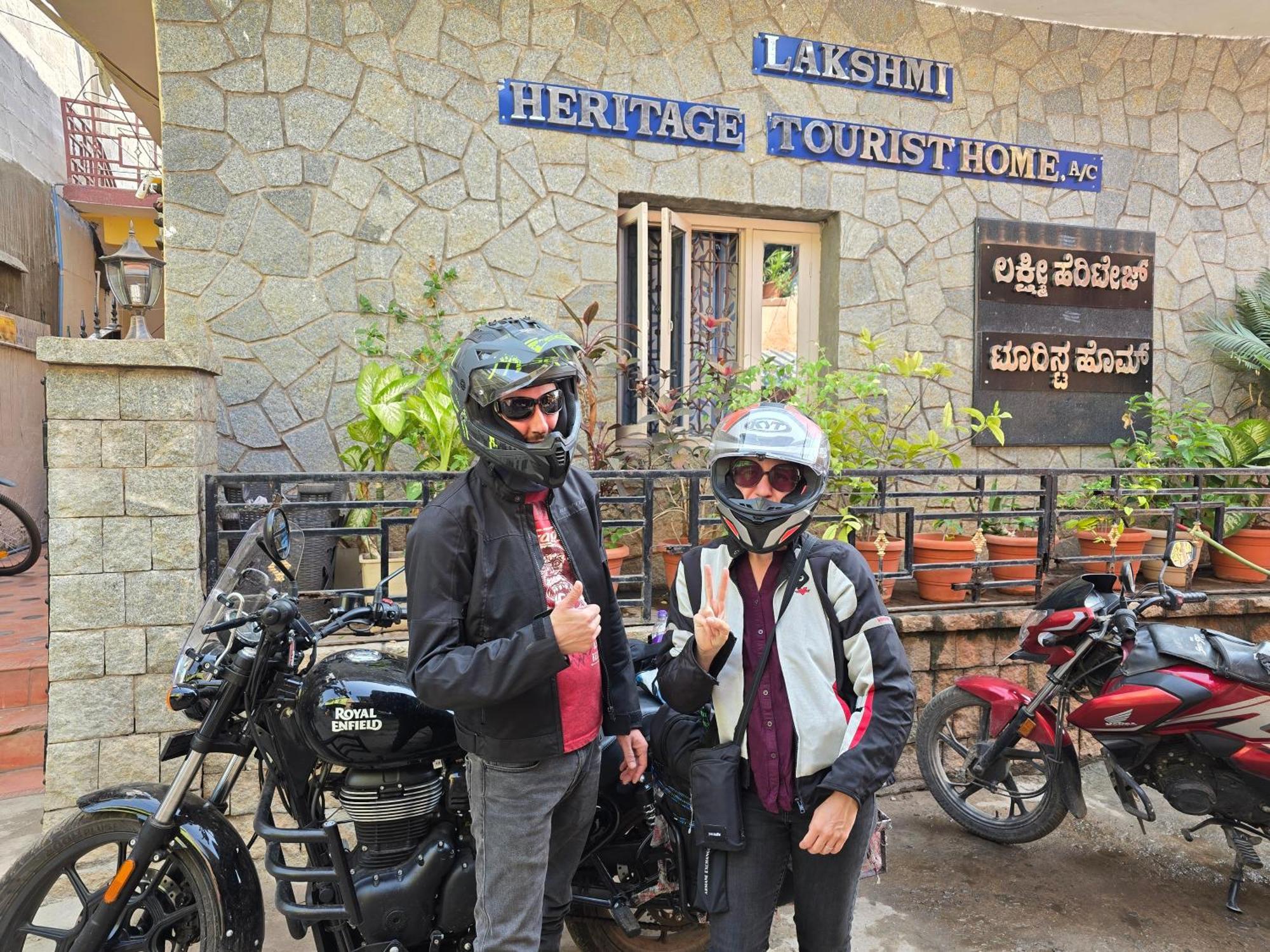 هامبي Lakshmi Heritage Tourist Home المظهر الخارجي الصورة