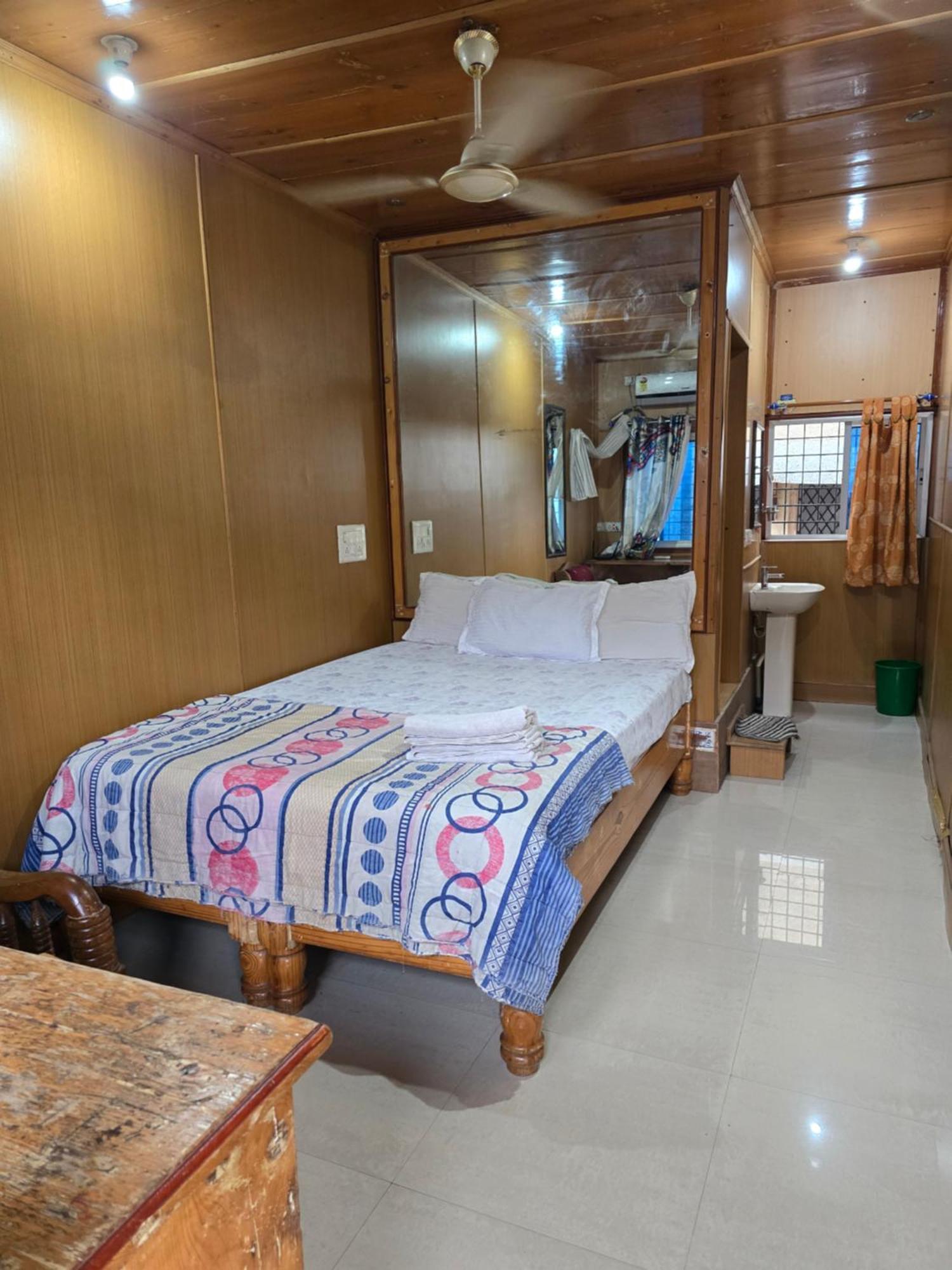 هامبي Lakshmi Heritage Tourist Home المظهر الخارجي الصورة