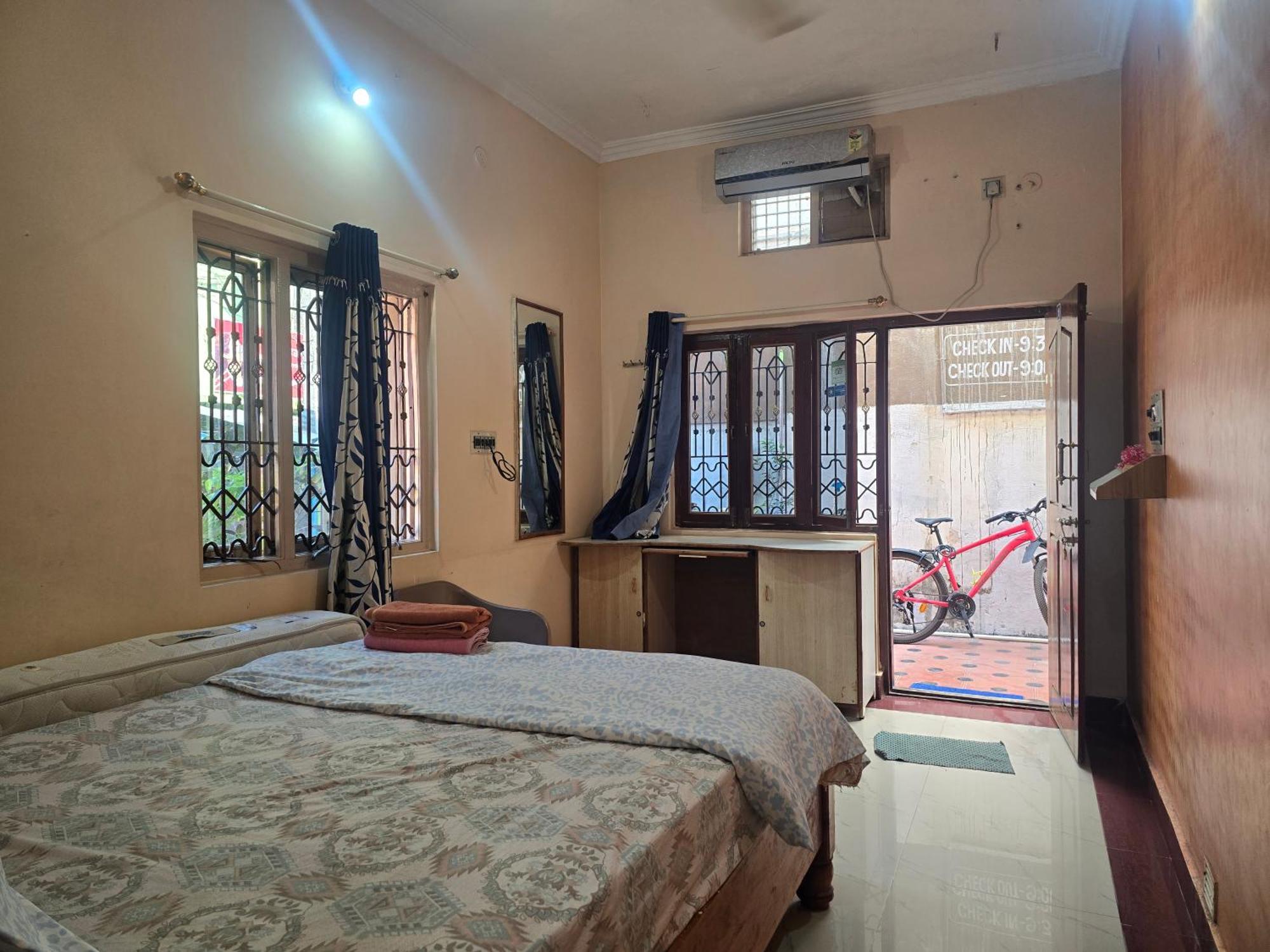 هامبي Lakshmi Heritage Tourist Home المظهر الخارجي الصورة