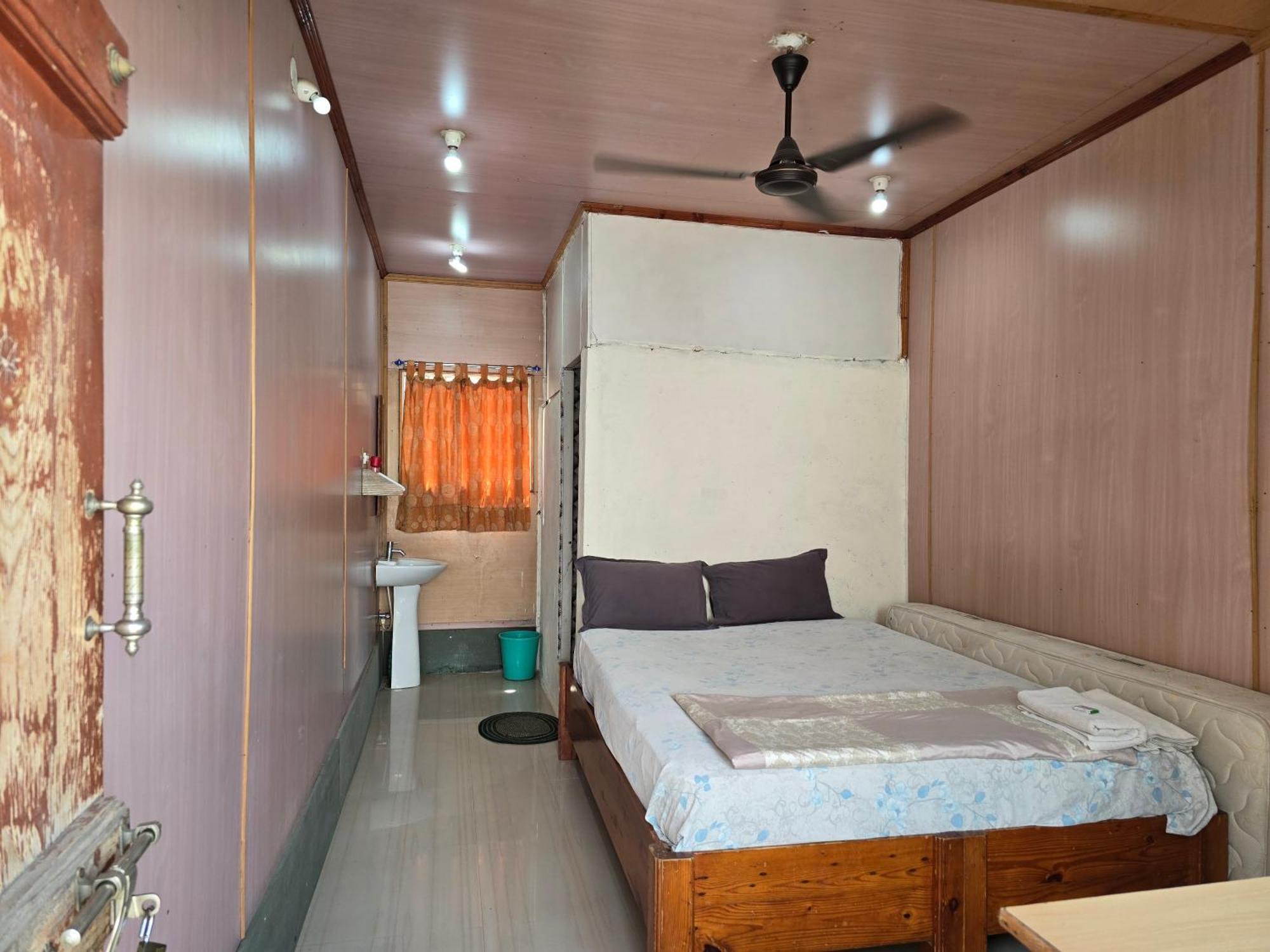 هامبي Lakshmi Heritage Tourist Home المظهر الخارجي الصورة