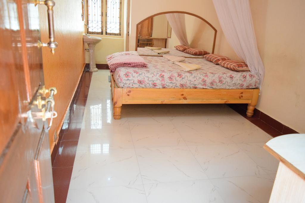 هامبي Lakshmi Heritage Tourist Home المظهر الخارجي الصورة